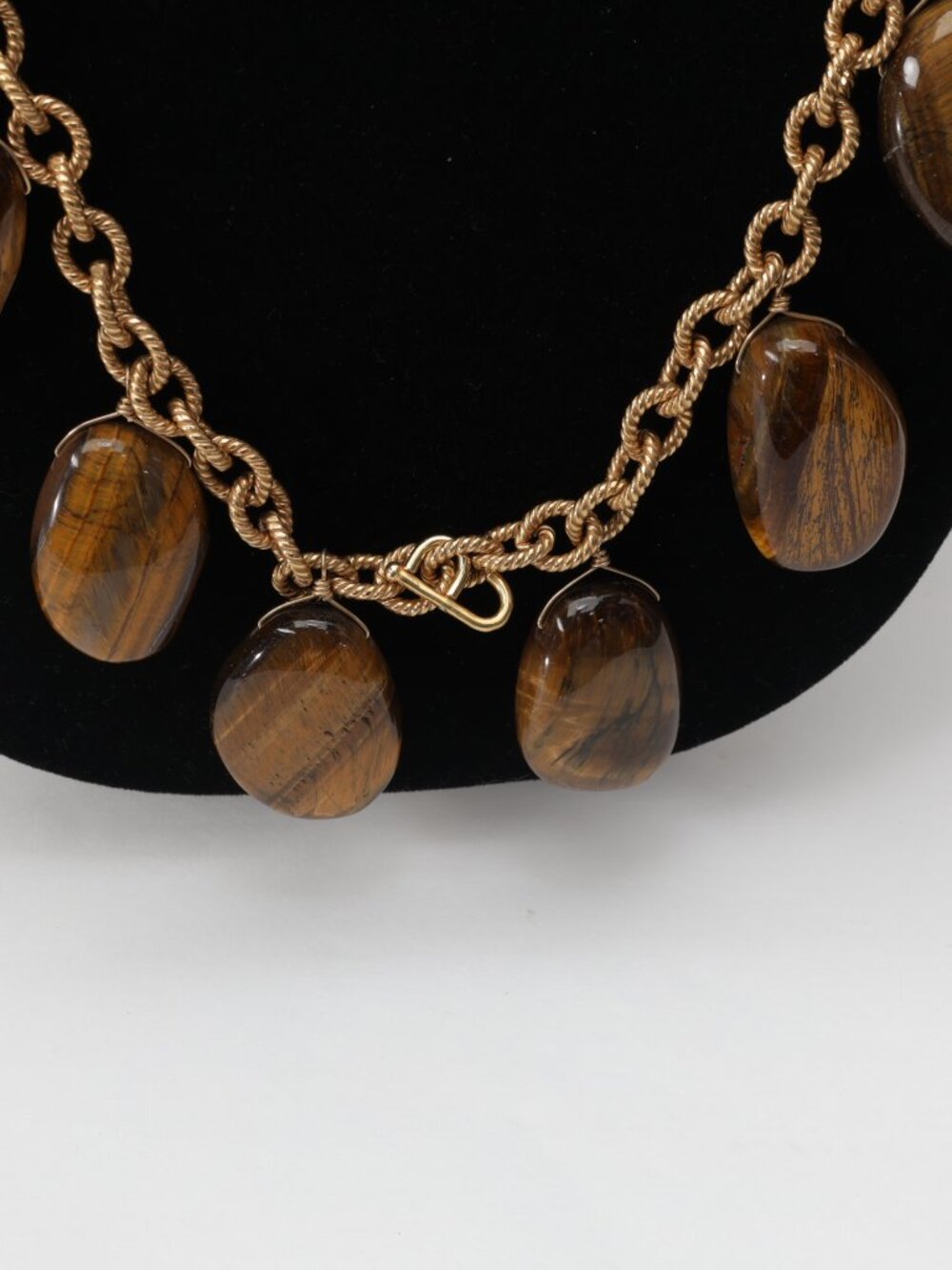 Vintage long genuine tiger's eye natural stone necklace on gold tone chain heavy - Picture 3 of 9